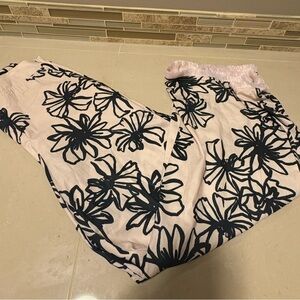 Women’s NWT Forever 21 Floral Fashion Pants